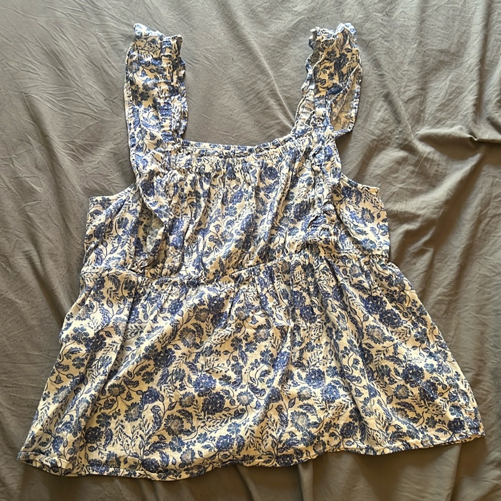 White flower print women’s top